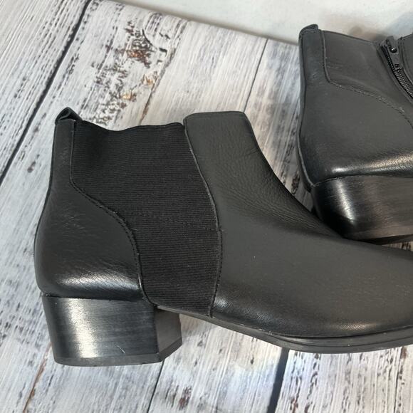 Aerosoles Black Leather Ankle Boots Booties size 9 Criss Cross Dressy Casual - Picture 3 of 13